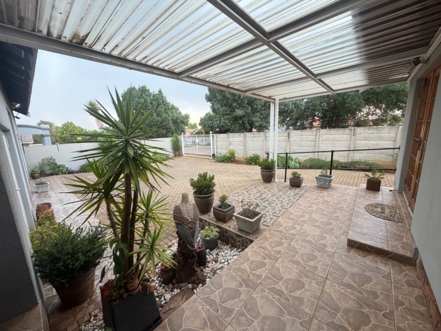 4 Bedroom Property for Sale in Roodia Free State